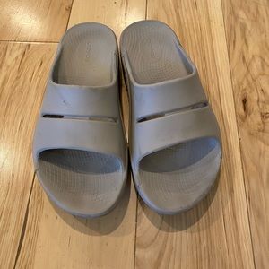 OOFOS Slide Sandals in Sand